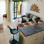 Lynaya Apartment *