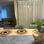 Lynaya Apartment *